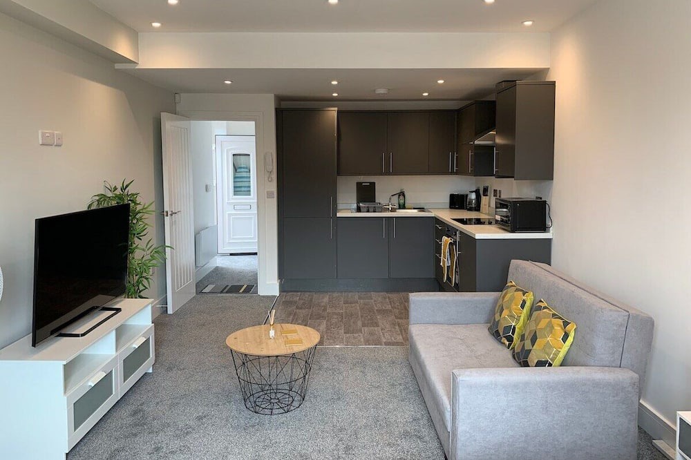 Doncaster Apartment | Cosy Studio Flat - Near Doncaster City Centre