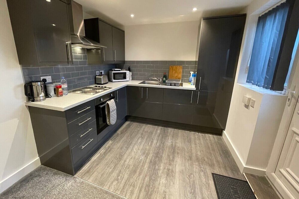 Doncaster Apartment | Modern Serviced Apartment - Near Hospital