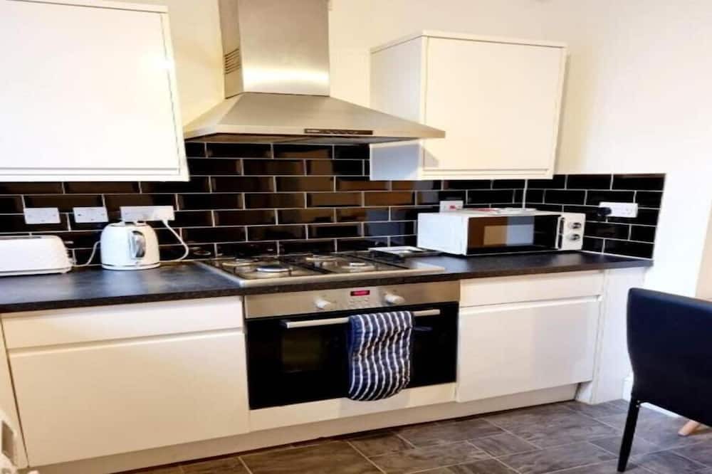 Mile End Apartment | Evo Mile- 2 Bedroom Flat, Sleeps Upto 3, 3 min walk to Mile End Station