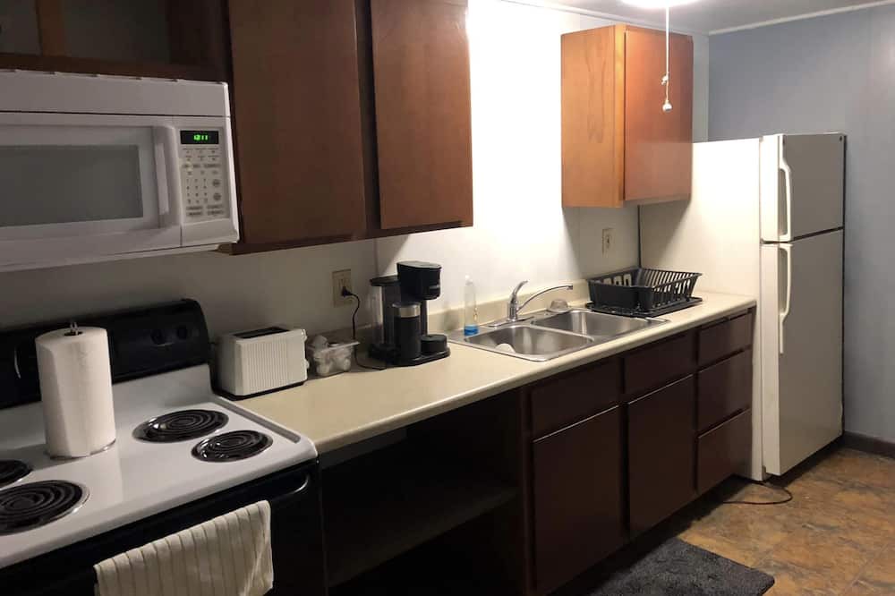 Island Falls Apartment | Island Falls Intown. Just off I-95. Gas/Grocery/Lounge nearby