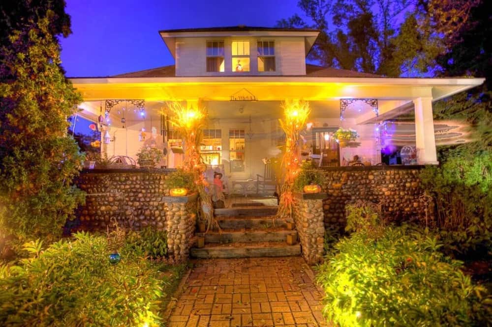 Birchwood Bed & Breakfast | Cobblestone Bed and Breakfast Individual rooms also available. Prices vary. Call