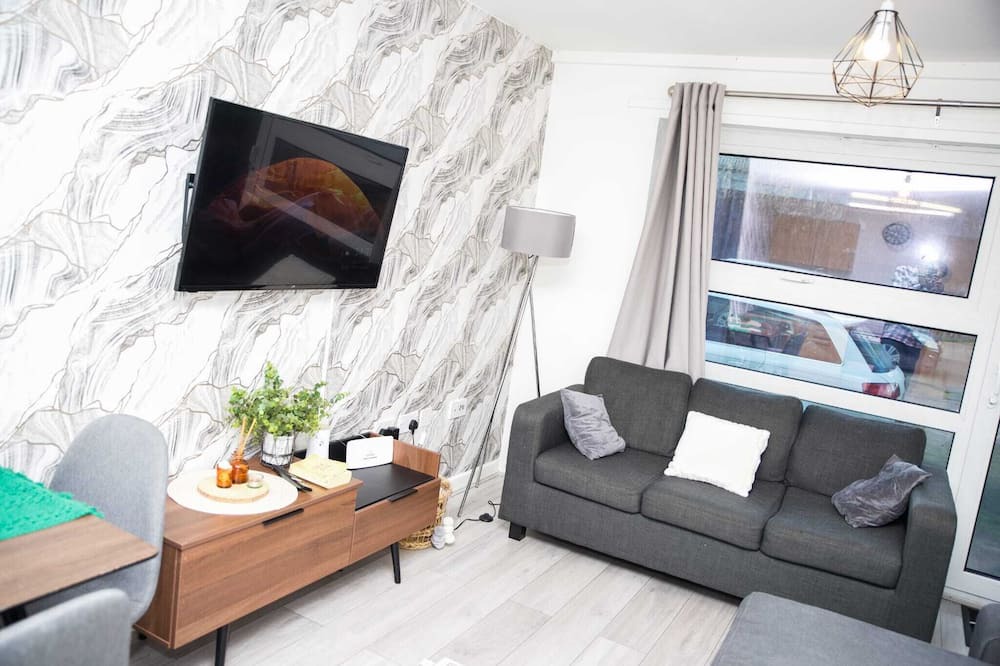 Bootle Apartment | A Homely flat @ Bootle, Liverpool
