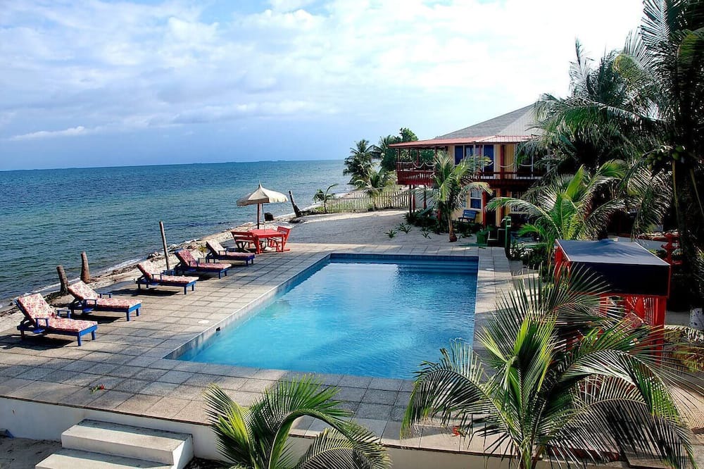 Placencia Apartment | Nautical Inn 1-Spacious Bungalow on the Beach-Pool