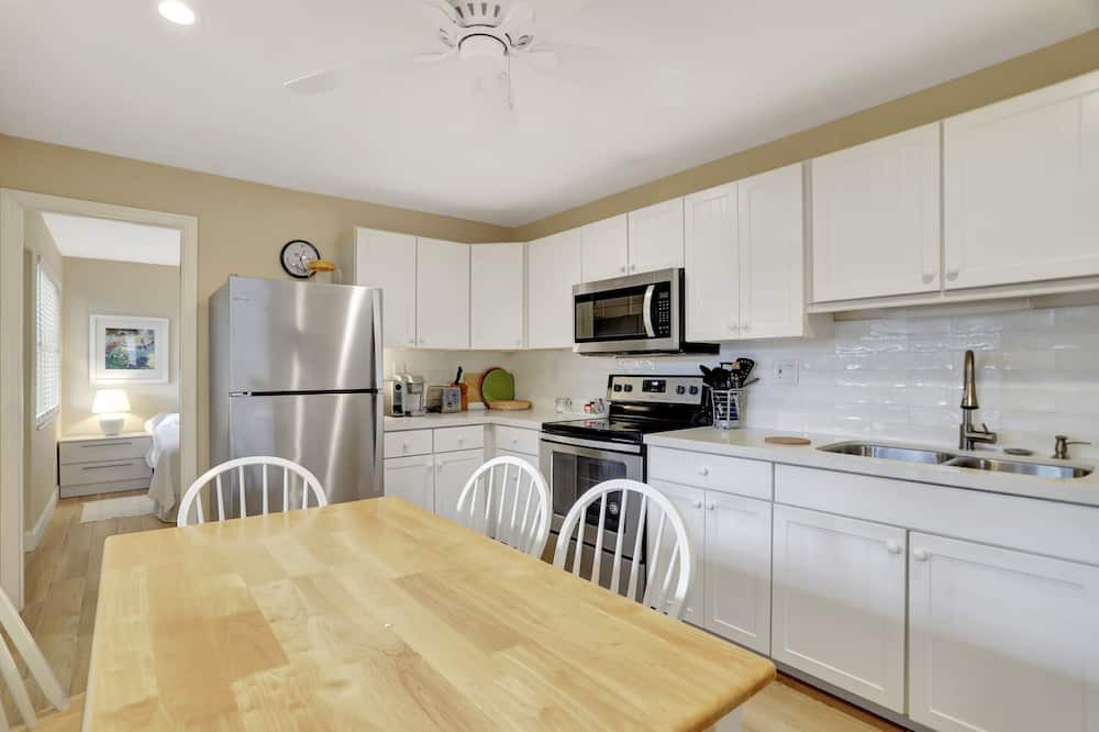Harbor Village House | Pompano Beach House 15mins walk to beach.