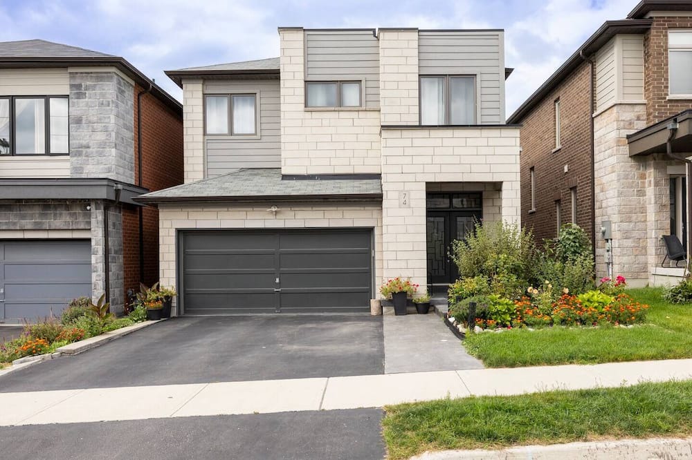 Newmarket House | New Private & Clean Suite in Newmarket, ON