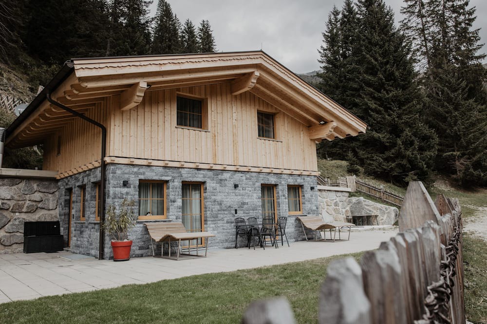 Navis House | Bergler Hoamat - Mountain Hideaway Navis (5-8 persons)