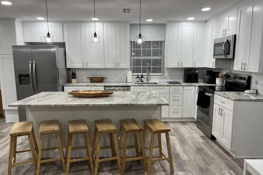 Winter Haven House | Kid & Pet friendly home w/ Pool and BBQ