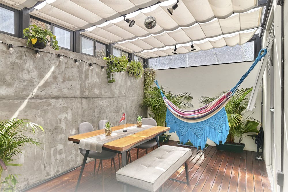 Santa Maria la Ribera Apartment | New Apt. with colorful terrace l Pet friendly