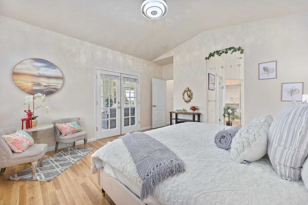 Greenacres House | Serene Haven Retreat on Bichester Ct #41913