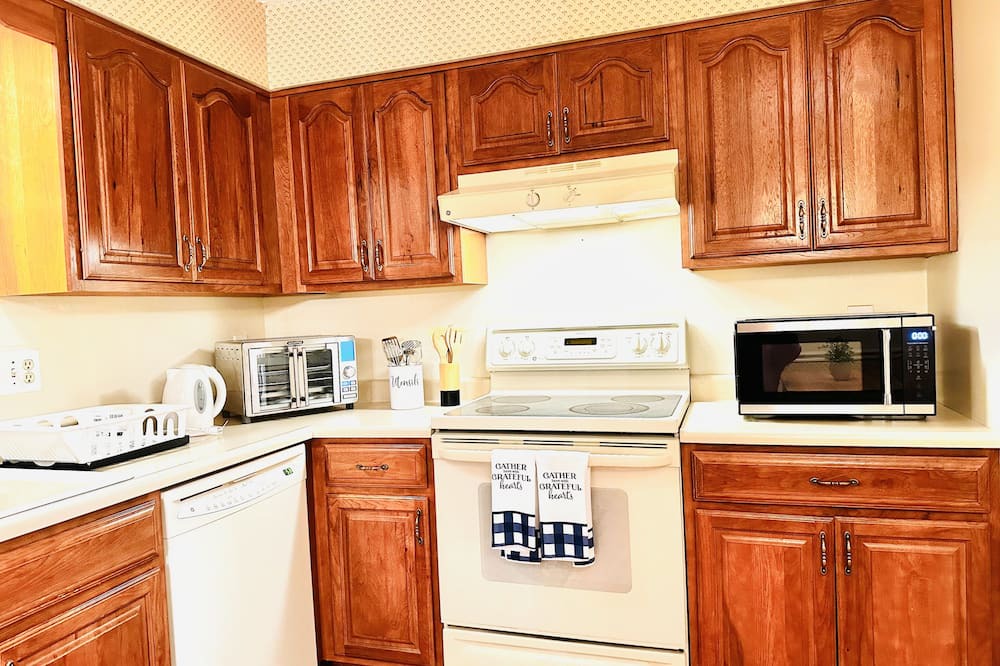West Chester House | Ocean Palace-6 Guests-close to I-75,VOA park,W&S Tennis, King Island,Cincinnati