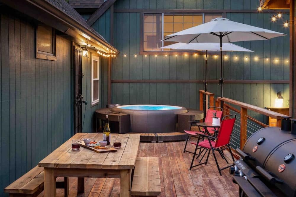 Pine Mountain Club Cabin | Spacious Home! Private Master and unique Gameroom
