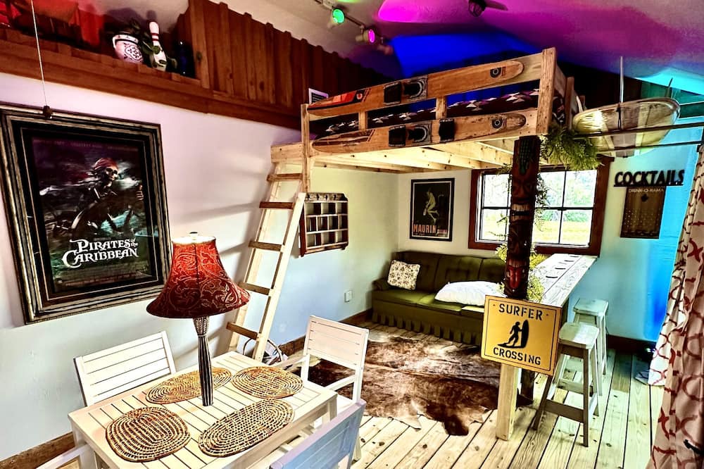 Braden River Other | Farmhouse Retreat. Quiet country cabin just minutes from Siesta Key & TerraNova