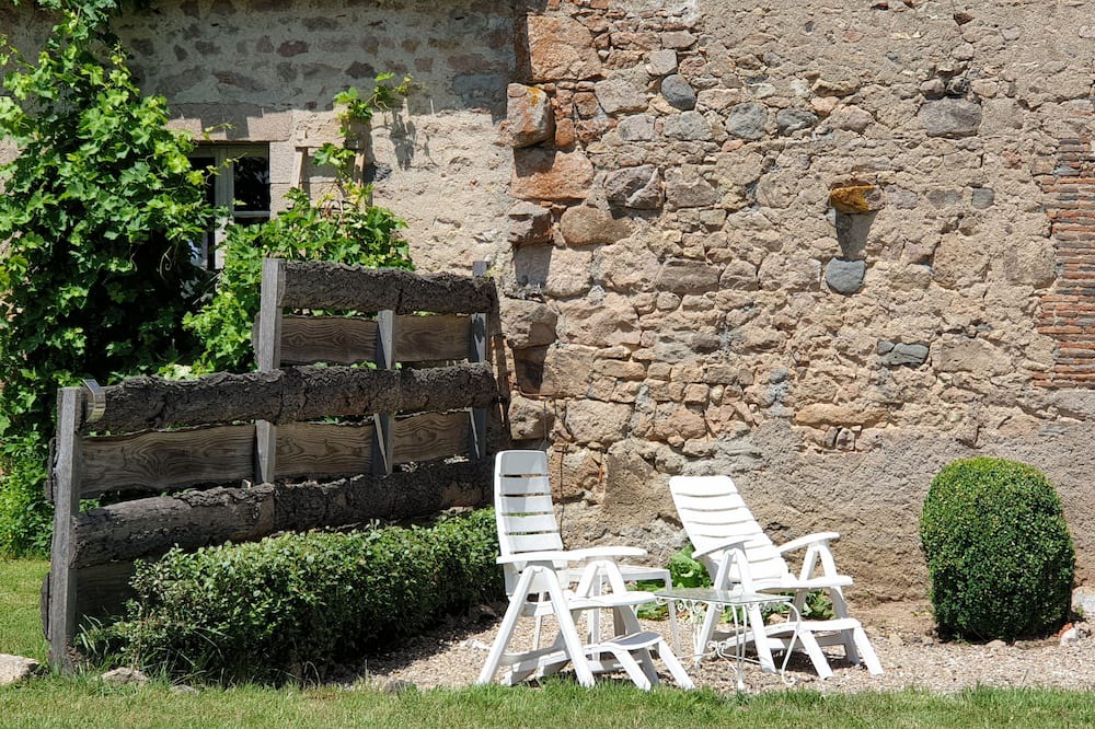La Comelle Bed & Breakfast | Séjour Bien-être Près des Sentiers Celtiques et du Temple Bouddhiste