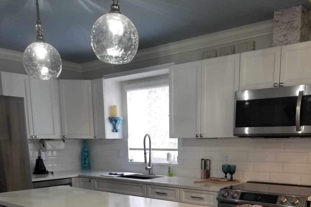 Langley House | Beautiful Executive Suite