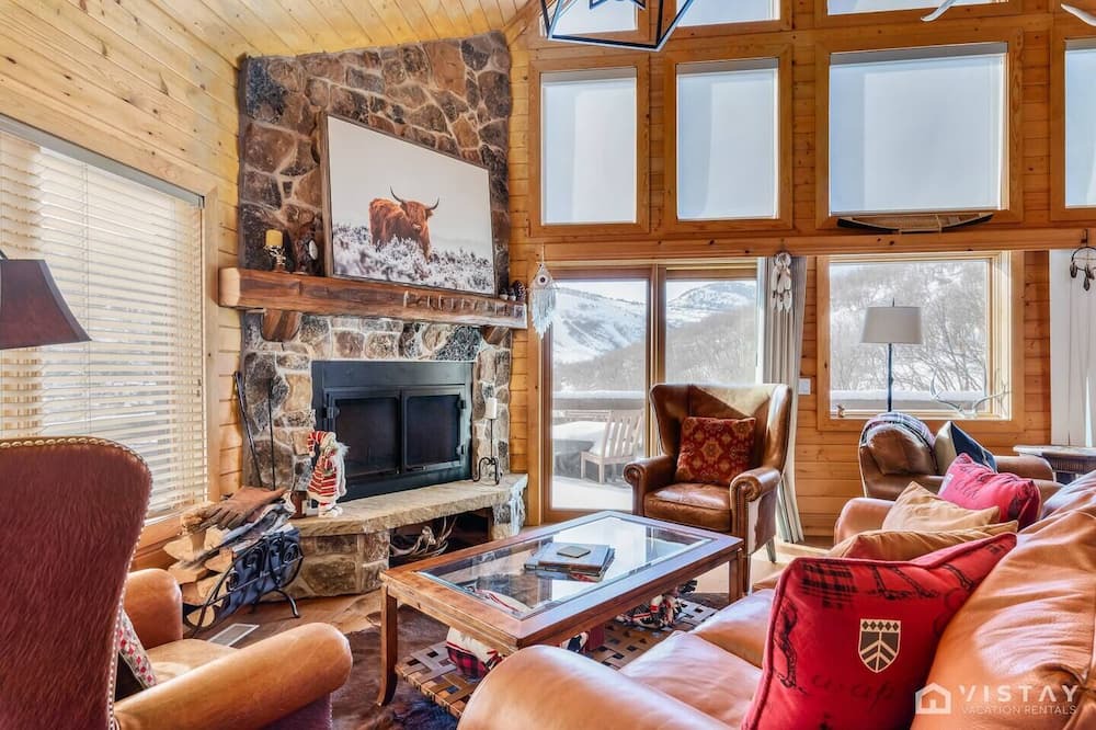 Aerie Cabin | Aerie Alcove Luxury Lodge - Newly Renovated with New Hot Tub, Sauna - Sleeps 14