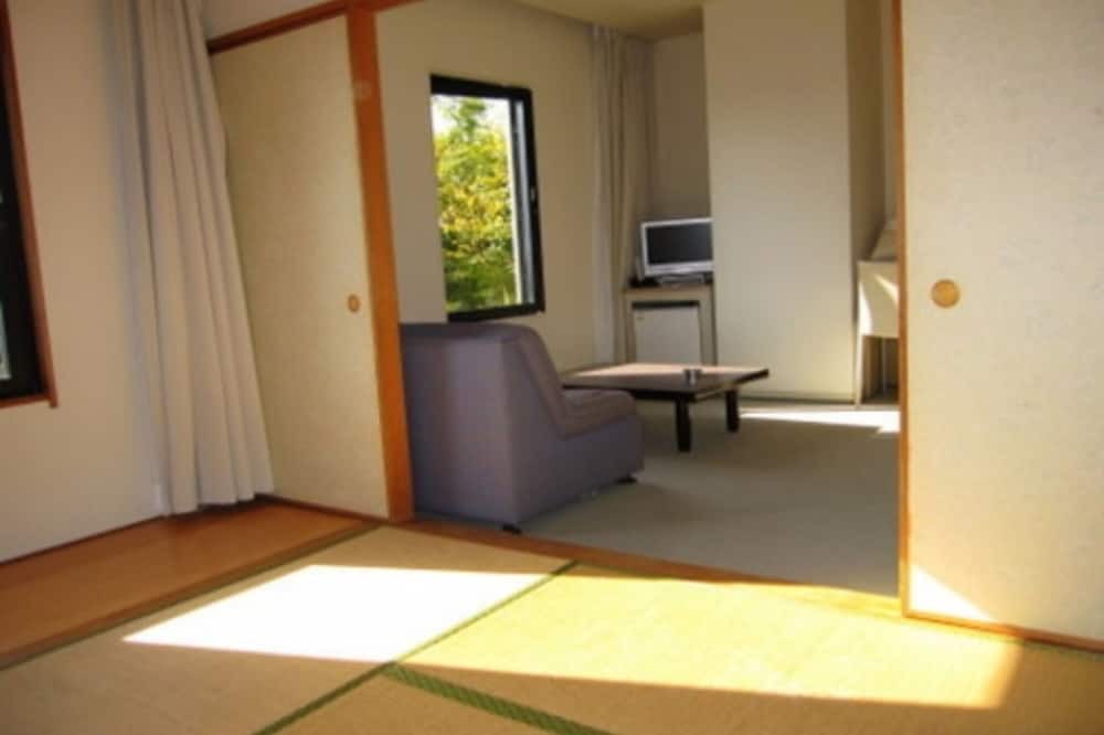 Maebashi House | Nonsmoking Japanesestyle room A type vs | Simp / Maebashi Gunma