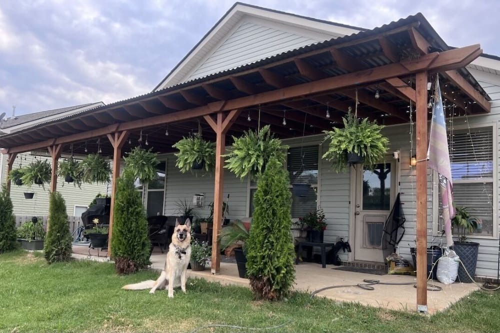 Spring Hill House | Professional Short Term Rental! Close to everything in Spring Hill! Pet Friendly
