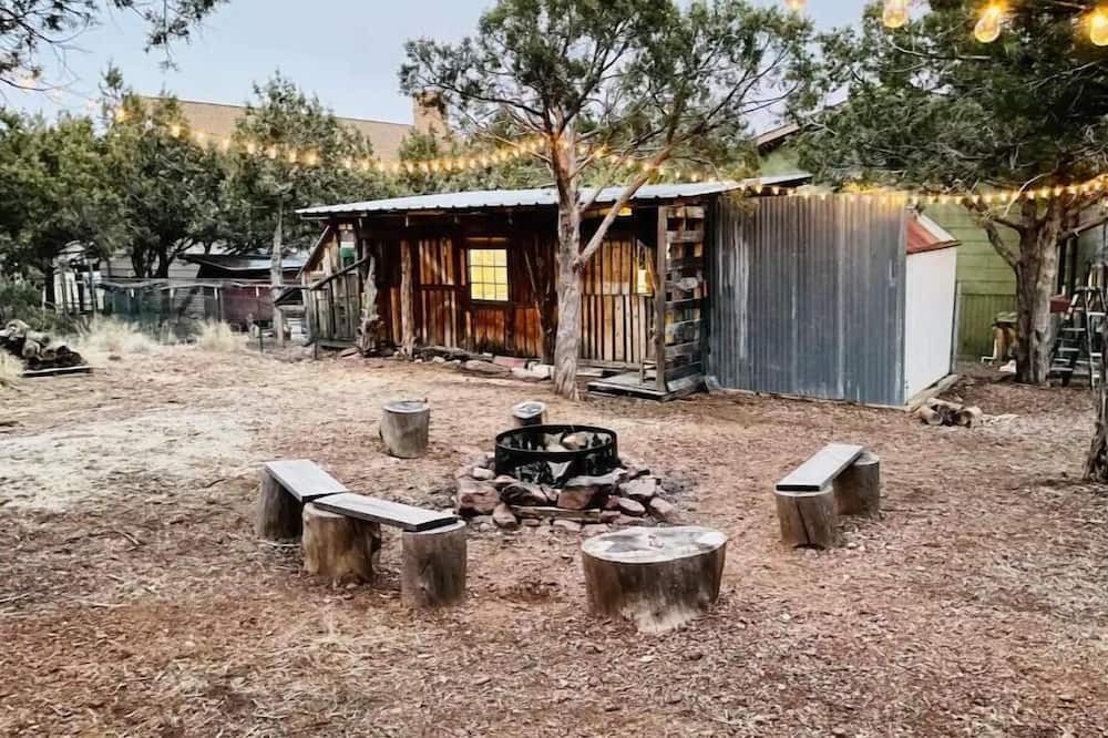 Payson Cabin | In the woods but close to it all