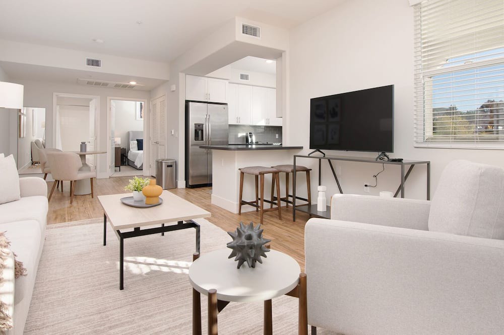 Moreno Valley Apartment | Modern Apartment in Prime Location (ID8634X17)