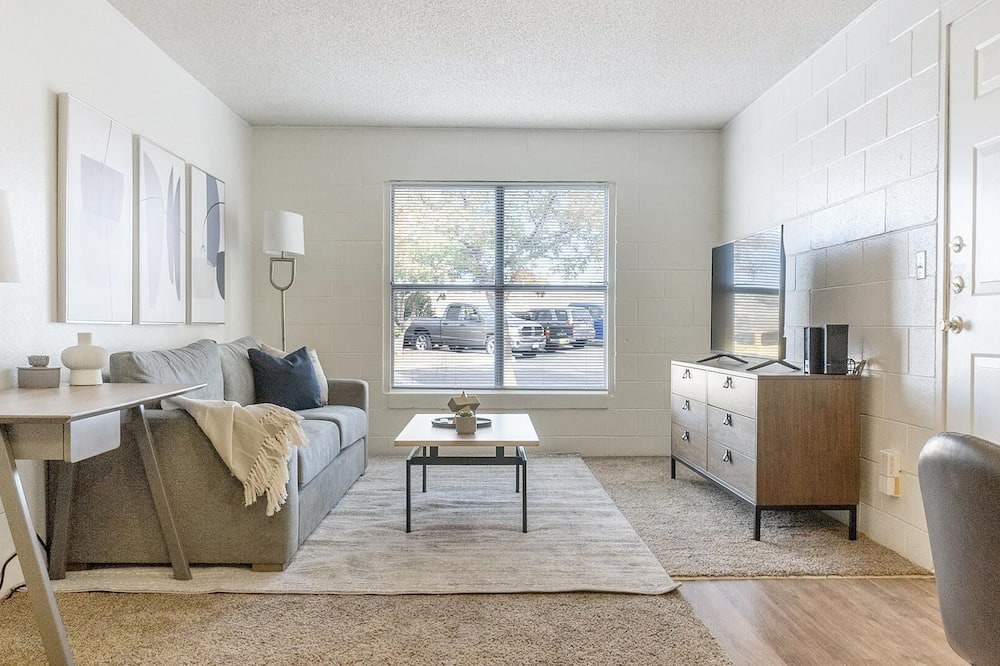 Biggs Field Apartment | Modern Apartment in Prime Location (ID1266X956)
