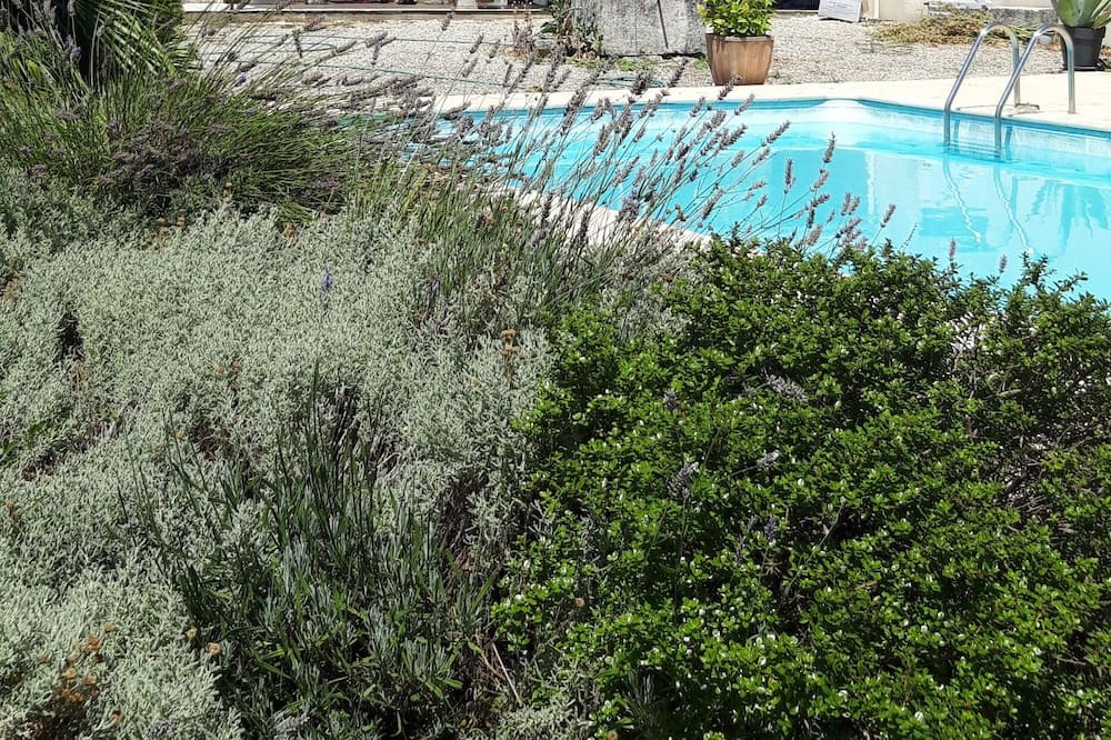 Pessines House | Charantaise Avec Piscine et Parc, 7 Minutes de Saintes, 25 Minutes de Royan