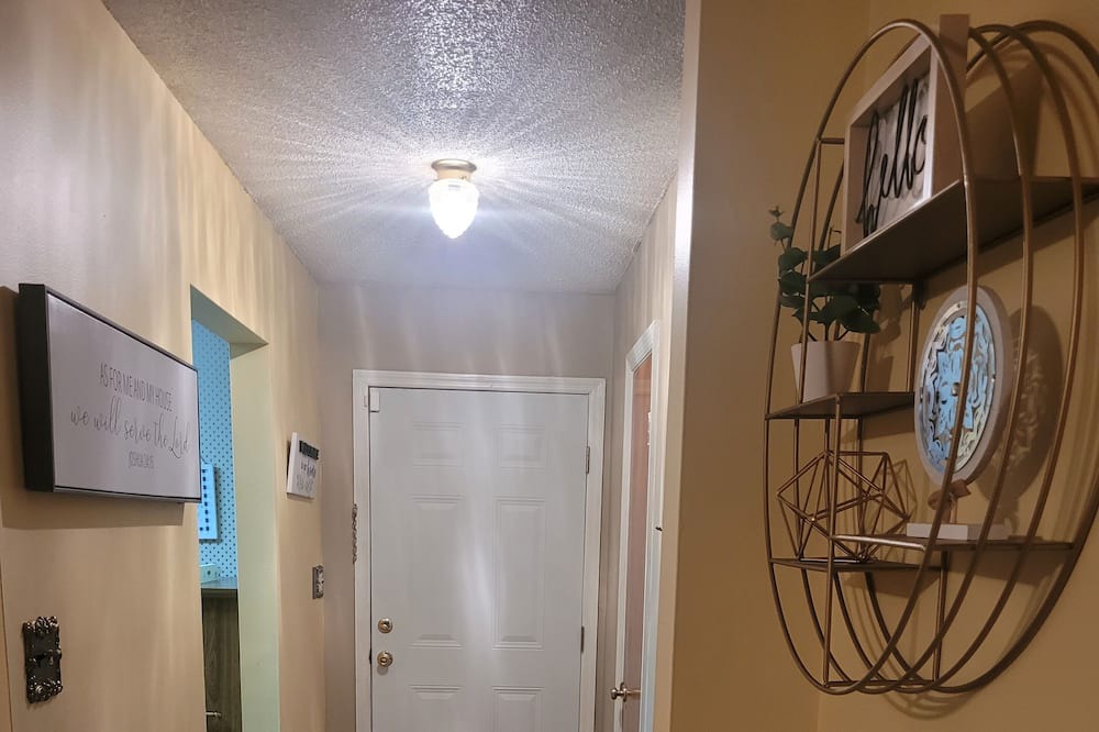 Selma House | Cozy Townhome close to historic downtown