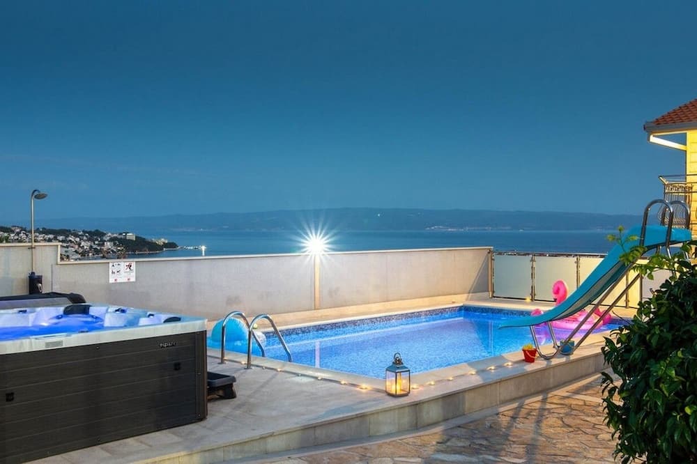 Kamen Apartment | Three bedroom apartment with terrace and sea view Stobreč, Split (A-21990-a)