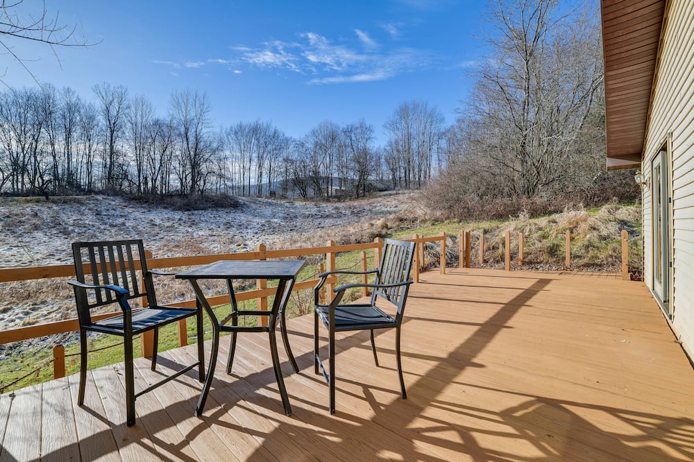 Spencer House | Spencer Getaway w/Deck < 1 Mi to Hiking!