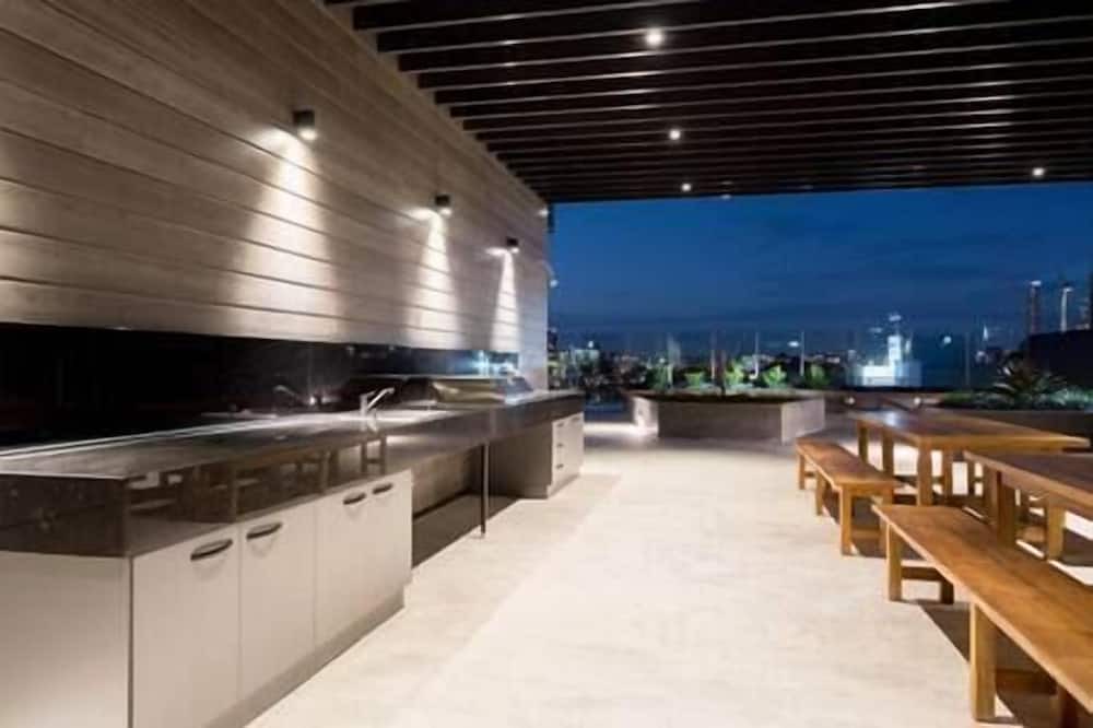 West End Apartment | West End Executive Suite, on the Brisbane River.