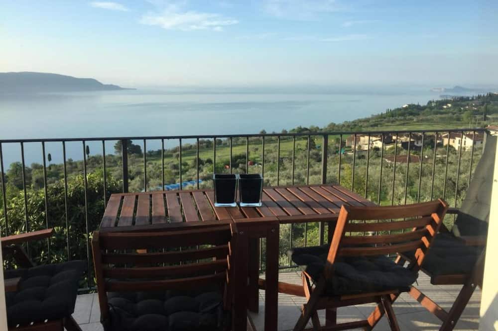 Gaino Apartment | Apartment 'Franka' with Lake View, Shared Garden and Wi-Fi