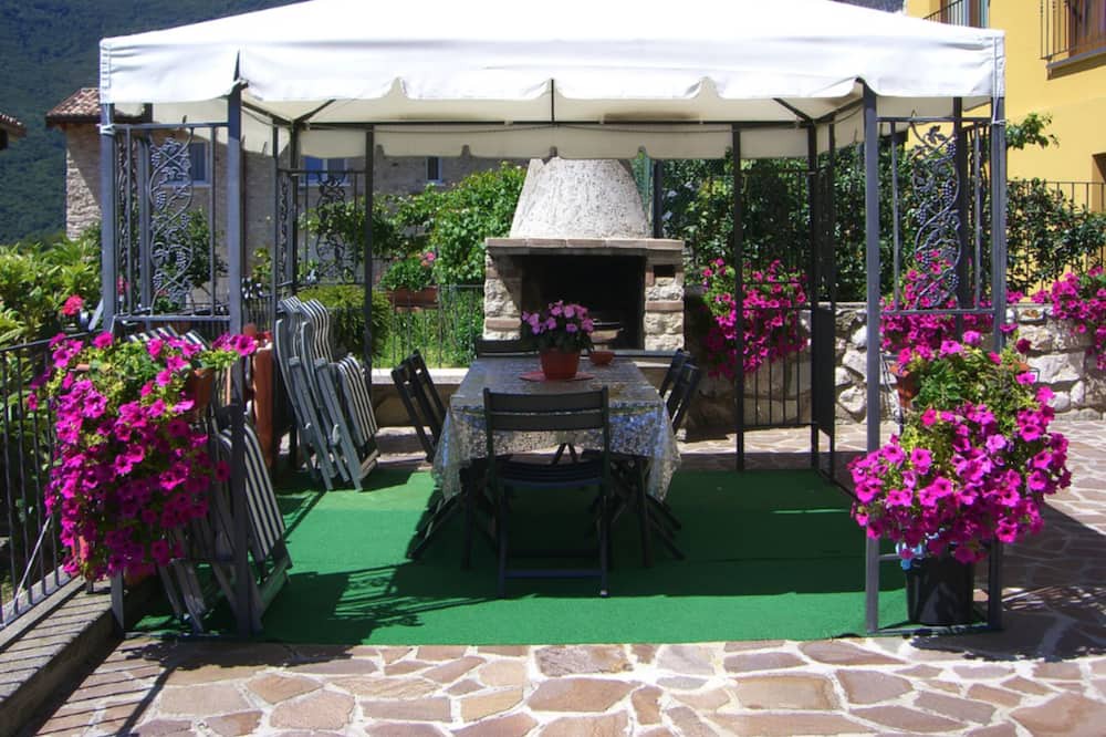 Oldesio Apartment | Apartment 'Mimosa' with Lake View, Shared Terrace and Wi-Fi