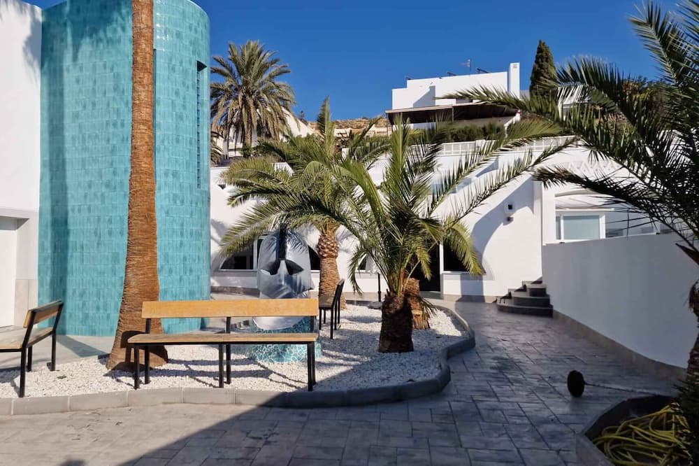 Almerimar House | Holiday Home 'Apartamento Gaviota 6' with Shared Terrace, Wi-Fi and Air Conditioning