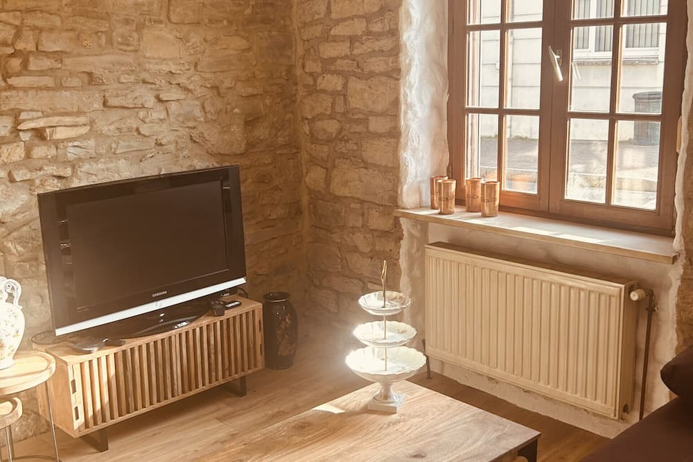 Sarreguemines Apartment | MARIEFACTURE AS AT THE FAIENCERIE