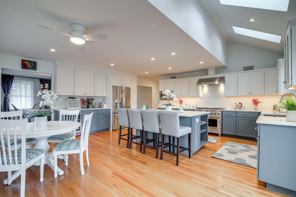Edgartown House | Spacious Edgartown Home w/ Pool, Game Room & Gym!