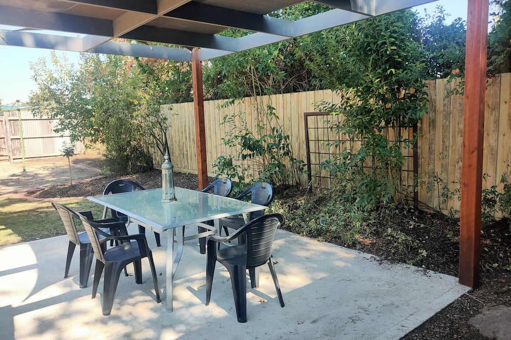Mansfield House | Ashlyn House, Central 2BR King Queen, Entire home