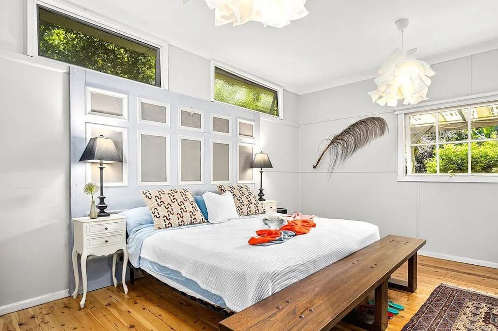 Bundeena Cottage | Stylish cottage with pool 2 minute walk to the beach.
