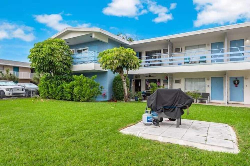 Cypress Lakes Apartment | 1 Bedroom 841132 by Houzlet