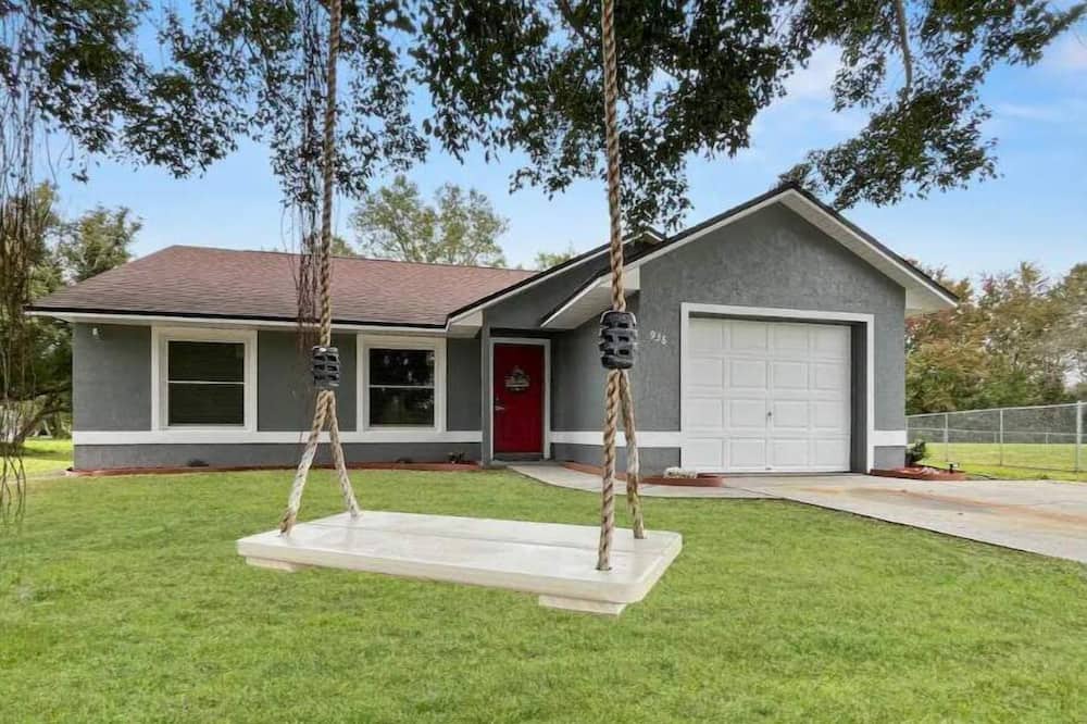 St. Cloud House | Whisler Hideaway Home Near Orlando and Theme Parks