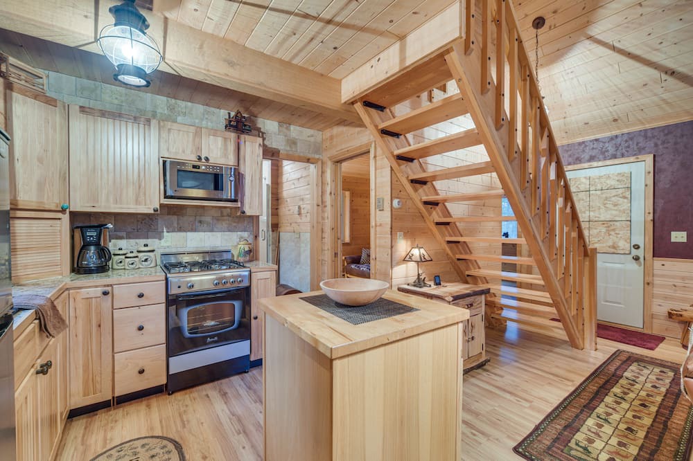 Barnum Cabin | Barnum Cabin on 30 Acres w/ Soo Line Trail Access!