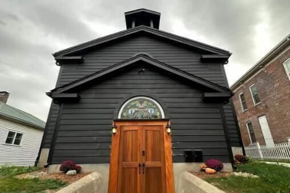 Lafayette House | Lafayette’s Oldest Church