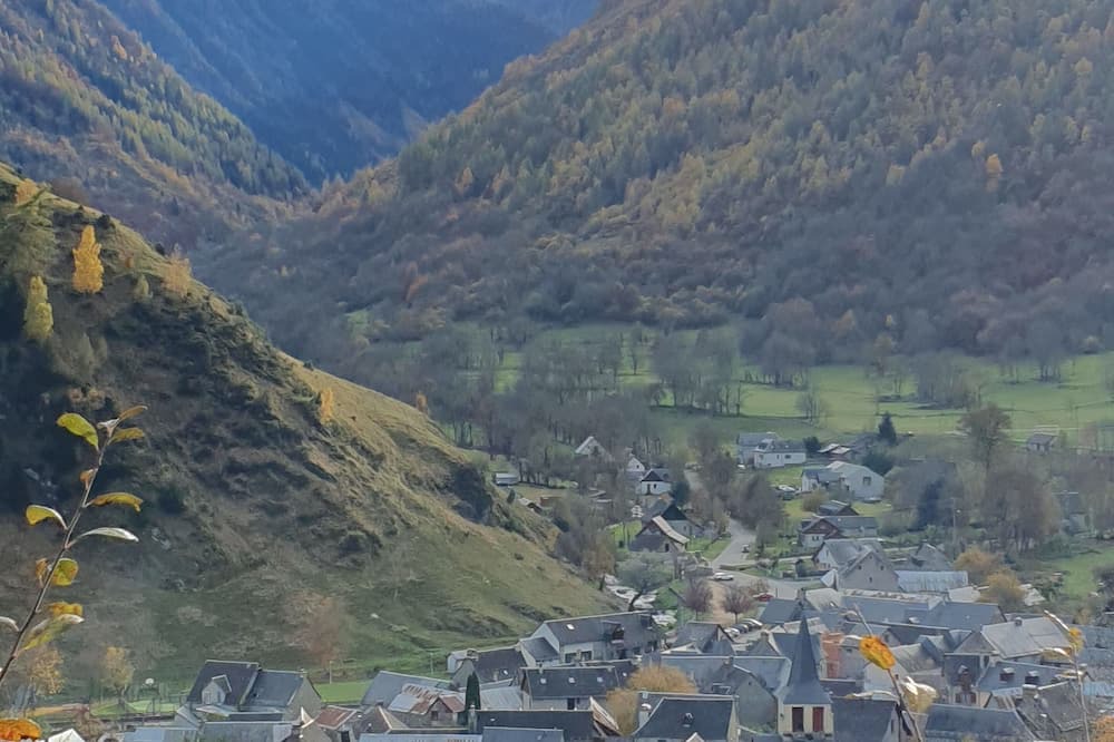 Bagneres-de-Luchon House | Agréable Maison Avec Terrasse et Parking Privé, sur la Route de Superbagnères