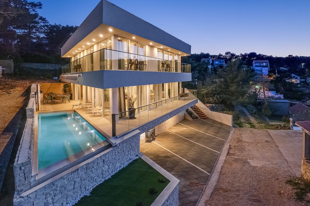 Vrboska Villa | Beautiful Villa Estate da Noi with a pool in Hvar
