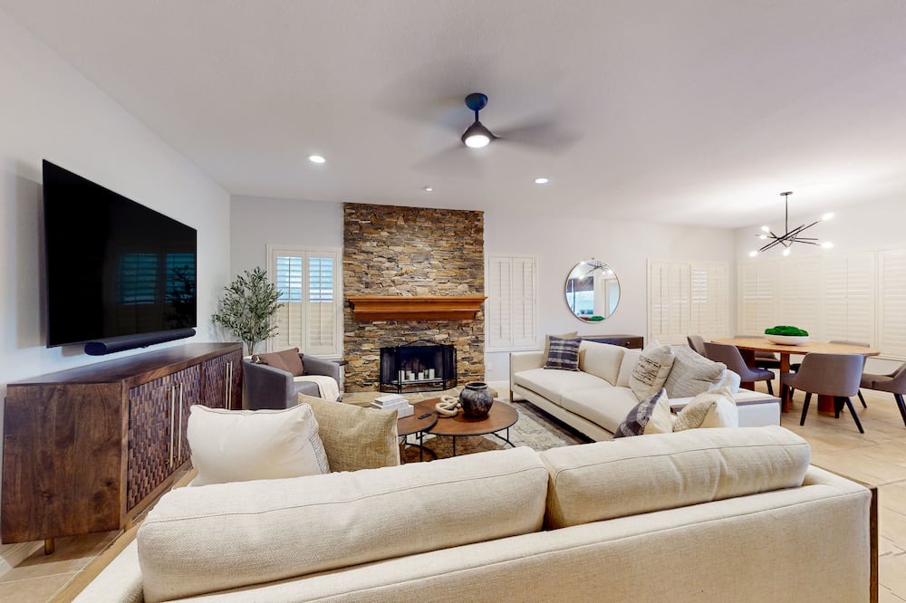 Paradise Park Vista House | Designer home with private pool, enclosed yard, game room, & W/D