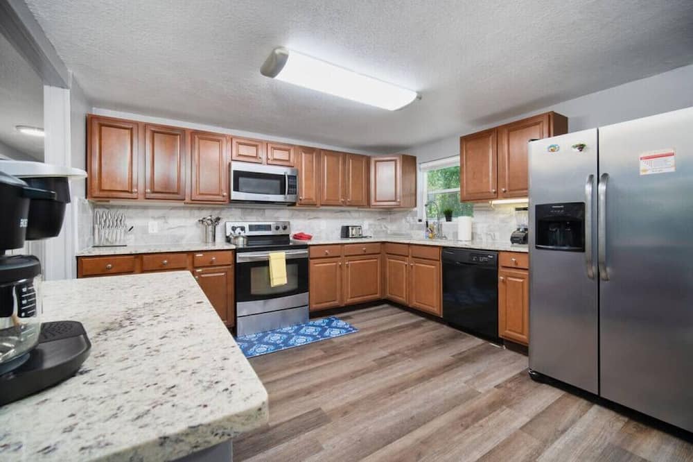 Del Rio House | Fun Family Home w/ huge backyard in Julington