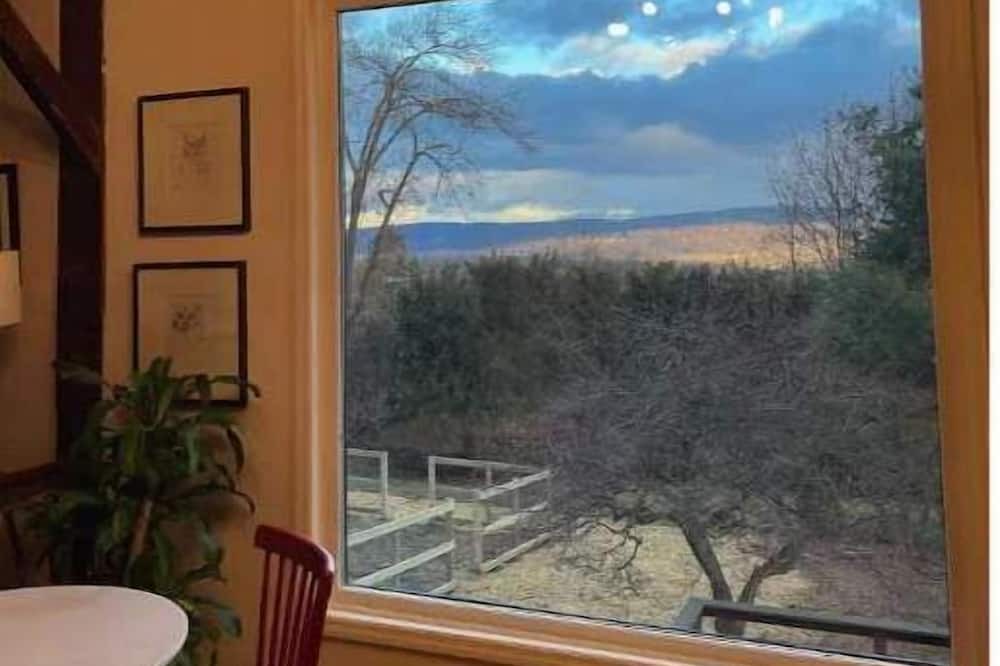 Patterson House | Gorgeous country getaway 1 hour from NYC