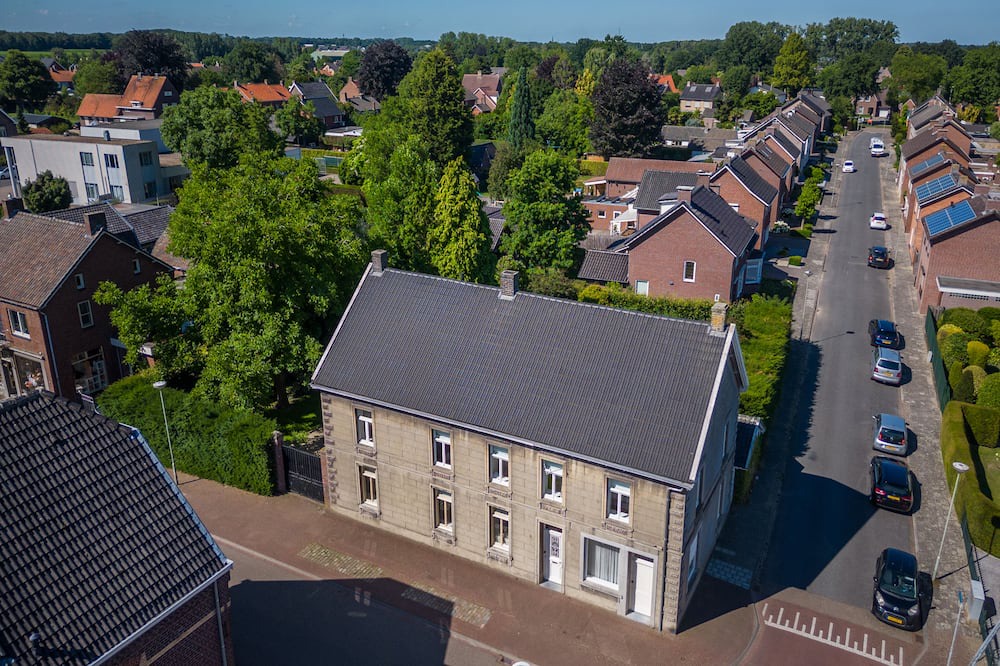 Roggel House | Stylish house with garden, sauna and hot tub