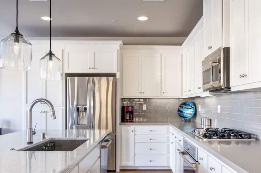Marina House | Blue Dune - Marina Townhome - New Near the Beach