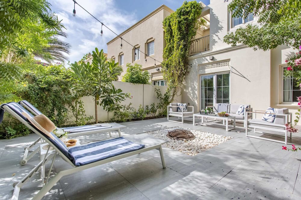 Al Barsha Villa | Upscale 2BR Villa w/ Own Backyard in The Springs 8