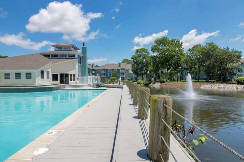 North Central Apartment | Luxury Apartment - 10 min from oceanfront