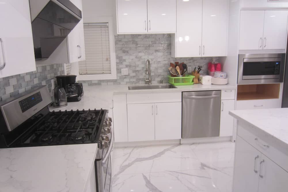 Claremont Hills House | Nice Area Magnificent 5 bed 4 bath Remodeled Single House